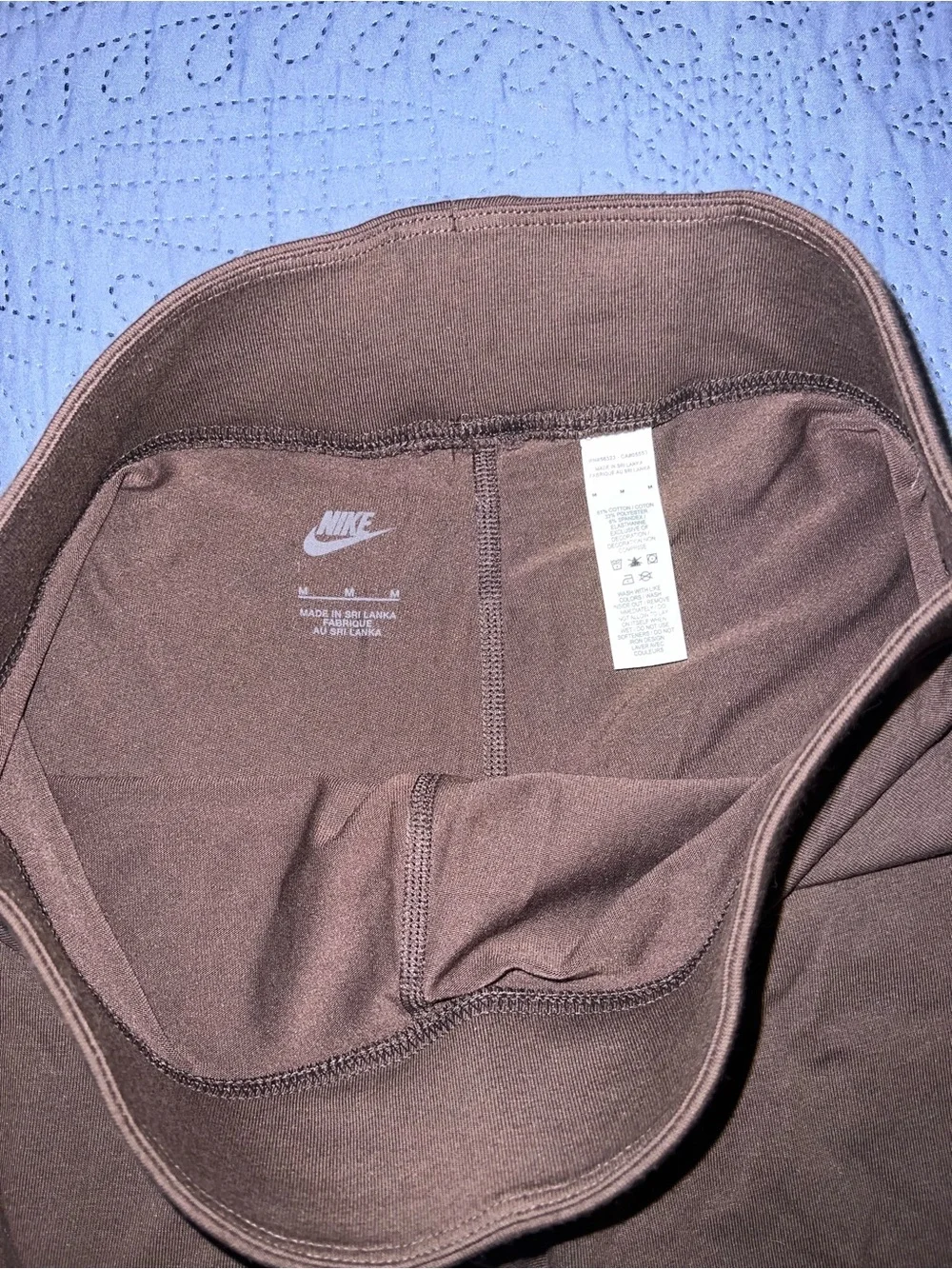 Nike Sportswear Essential Women's Mid-Rise Biker Shorts - M